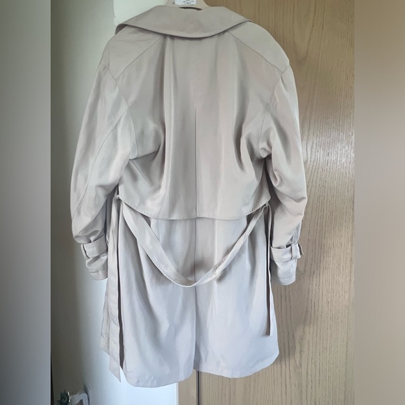 Perfect Oversized Beige Trench coat (vintage) - Picture 5 of 8
